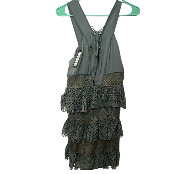 ROMEO & JULIET COUTURE DUSTY SAGE TIERED RUFFLE DRESS NWT SIZE MEDIUM - Picture 2 of 11